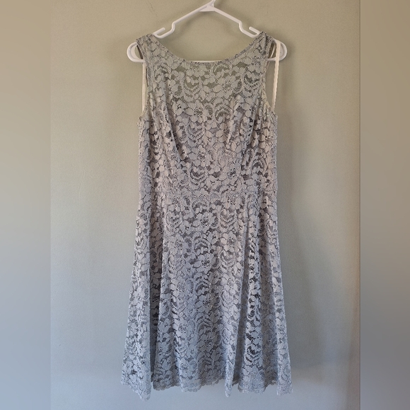 David's Bridal Short Sleeveless Illusion Lace Bridesmaid Dress Size 12 - Picture 4 of 14